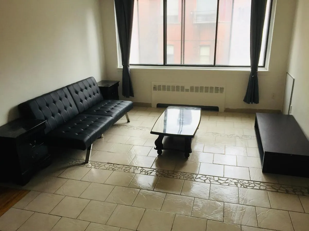 Stylish Montreal Apartment: Comfortable Stay In The Golden Square Mile Kanada
